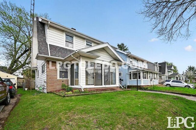 Foto del edificio - 4120 Parrakeet Ave