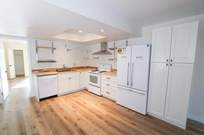 Building Photo - 9647 Spyglass Ave