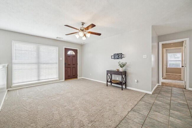 Building Photo - 3613 Lazy Spring Dr