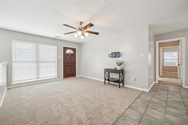 Foto del edificio - 3613 Lazy Spring Dr