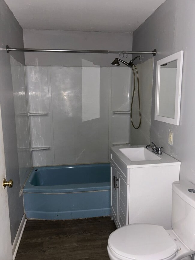 Foto del edificio - Three Bedroom Home