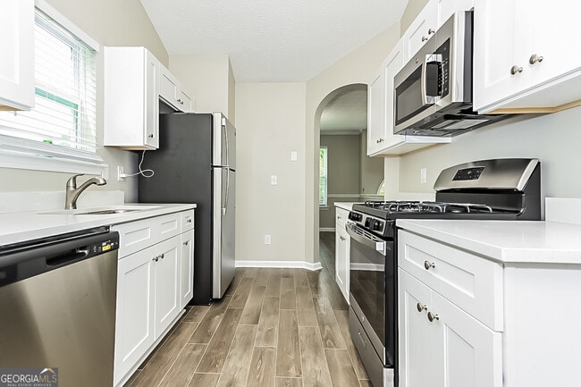 Foto del edificio - 350 Summer Hill Cir