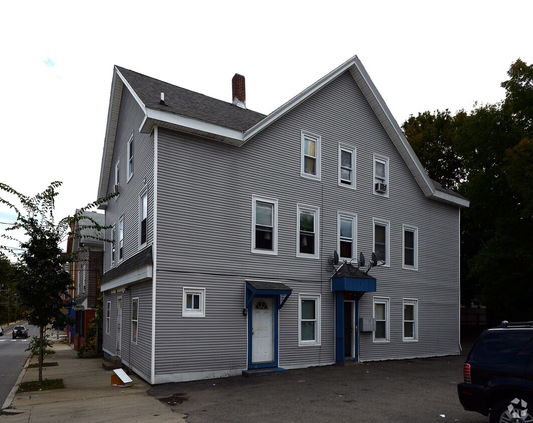 888890 Branch Ave, Providence, RI 02904 Apartments in Providence, RI