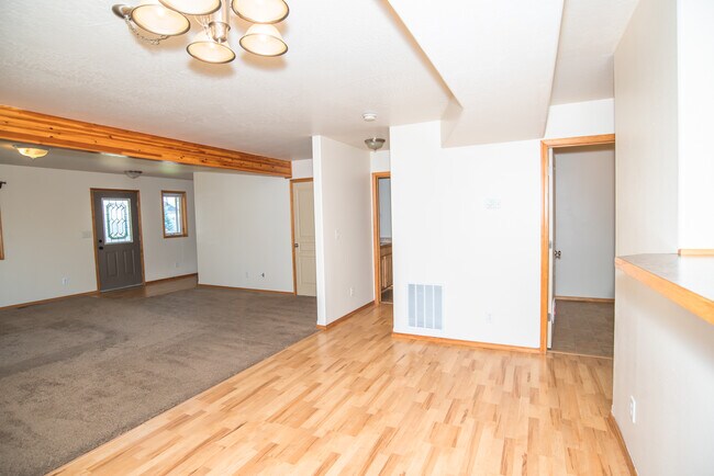 Foto del edificio - 2226 Burlington Ave