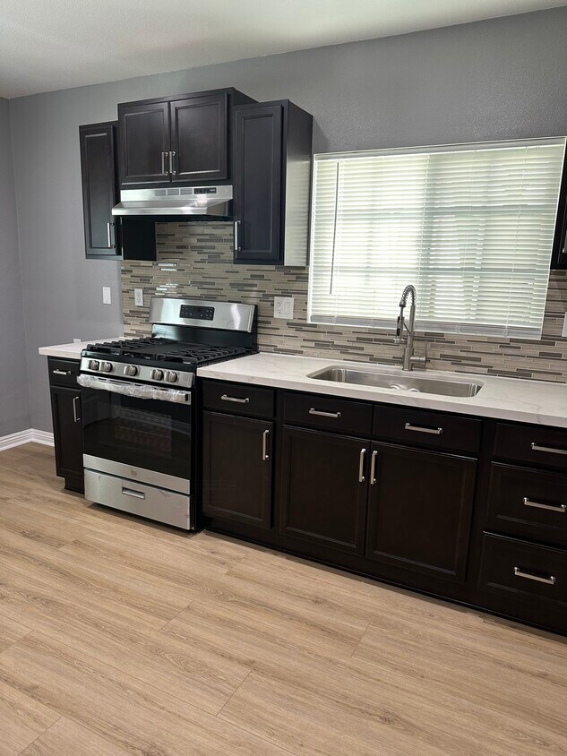 Foto principal - 1535 Freeman Ave