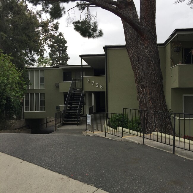 Building Photo - 2738 Montrose Ave