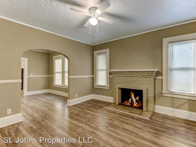 Building Photo - 3 br, 2 bath House - 3916 Autumn Lane