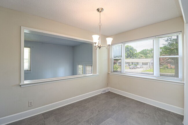 Building Photo - Freshly Remodeled Ranch Home in Windsor Park