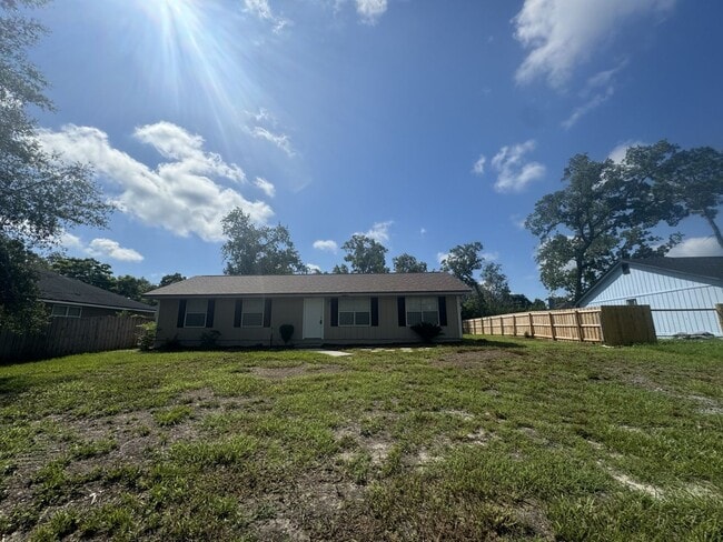 Building Photo - Move In Special! Coming Soon 4 Bed / 2 Bat...