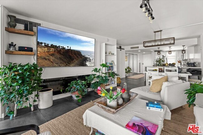 Building Photo - 4316 Marina City Dr