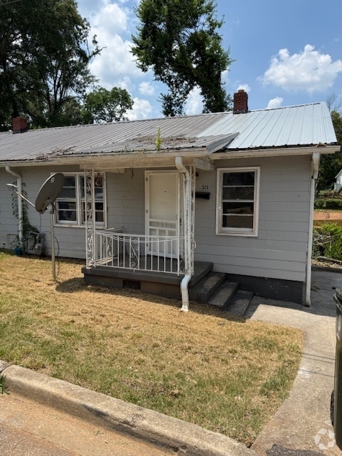 Building Photo - 321 Douthit St