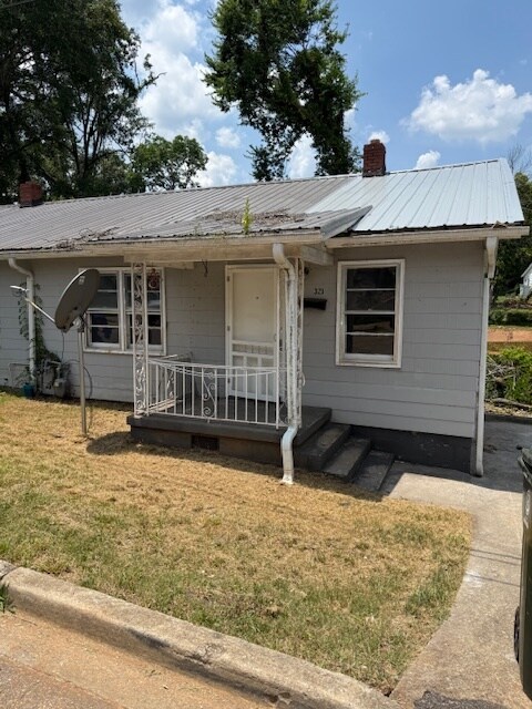 Foto principal - 321 Douthit St