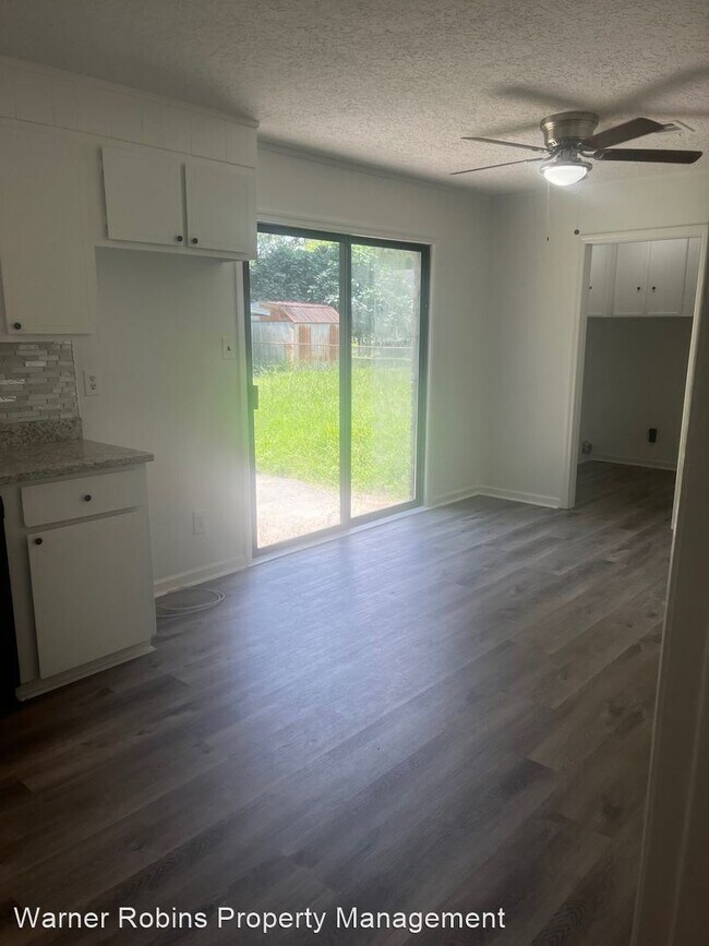 Building Photo - 3 br, 2 bath House - 107 Galahad Dr