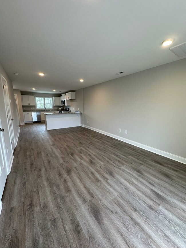 Building Photo - 128 Smallwood Rd