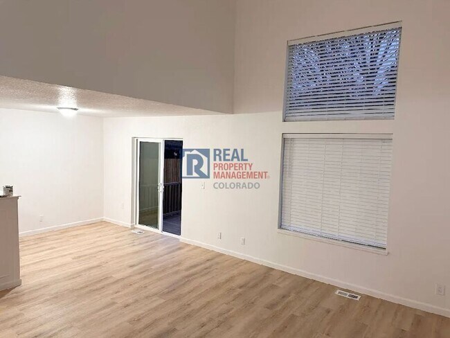 Building Photo - 2116 E 103rd Ave