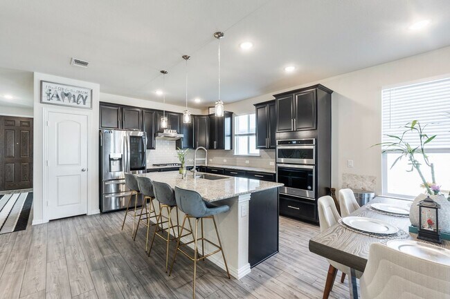 Foto del edificio - 2424 Coyote Way