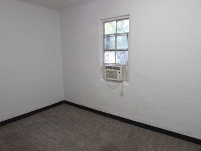 Foto del edificio - Limited-Time Offer! Sign a lease by 12/31 and get 25% off your first month’s rent!