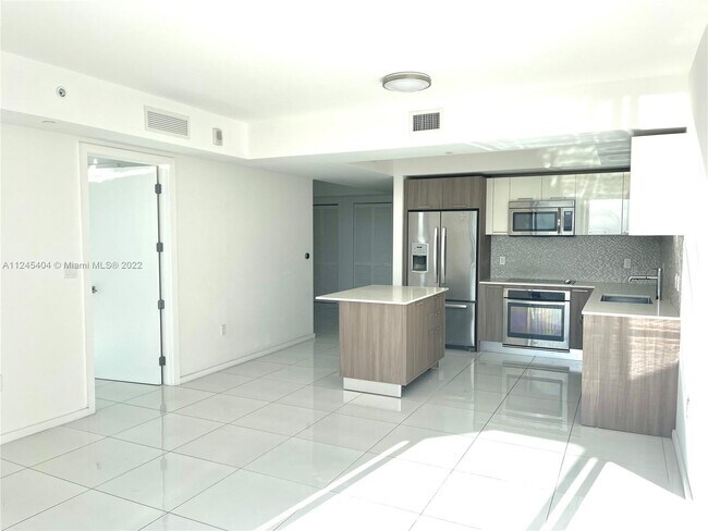 Foto del edificio - 5252 NW 85th Ave