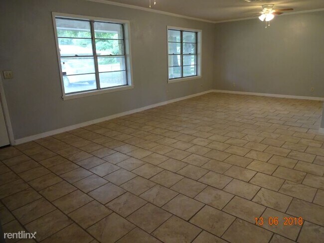 Building Photo - 3 br, 2 bath House - 123 Selman DrIVE