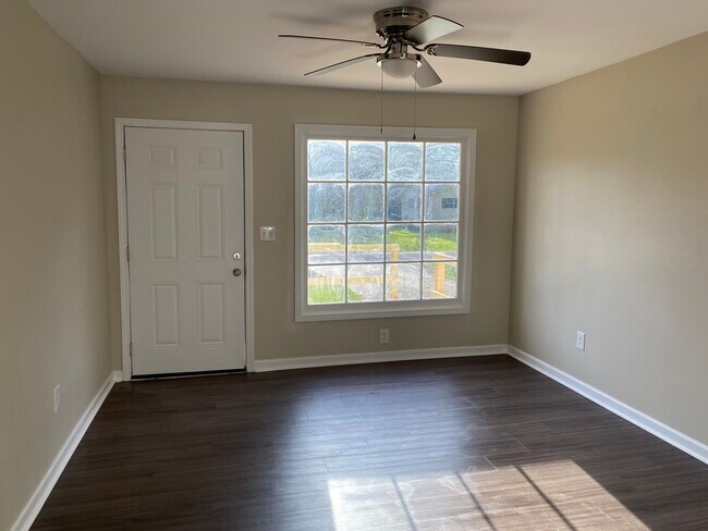 Building Photo - 209 S Fox Hall Rd