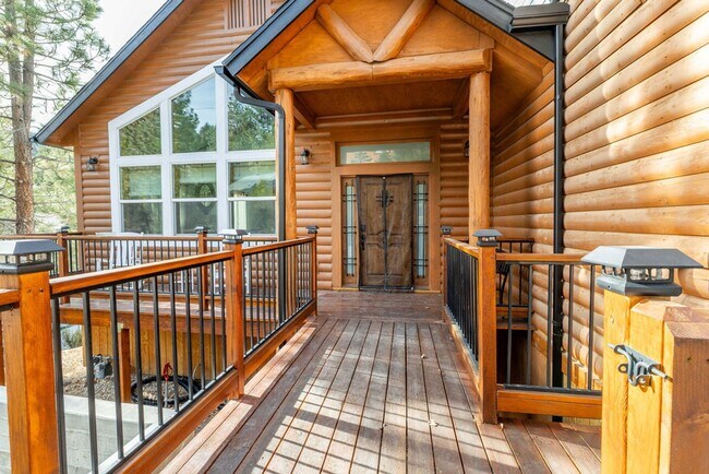 Building Photo - Stunning Fully Furnished 4-Bedroom Home with Amazing Views, EV Charger & Solar in Big Bear!