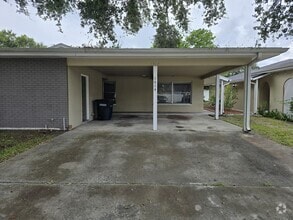 Building Photo - 1414 N Saturn Ave