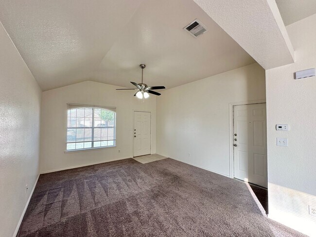 Foto del edificio - 5007 John David Dr