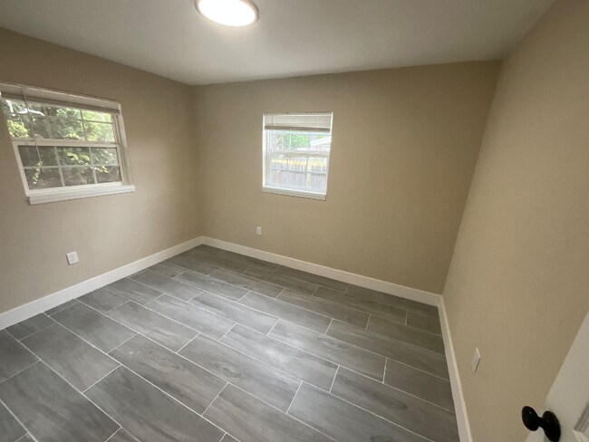 Building Photo - 11455 72nd Terrace N