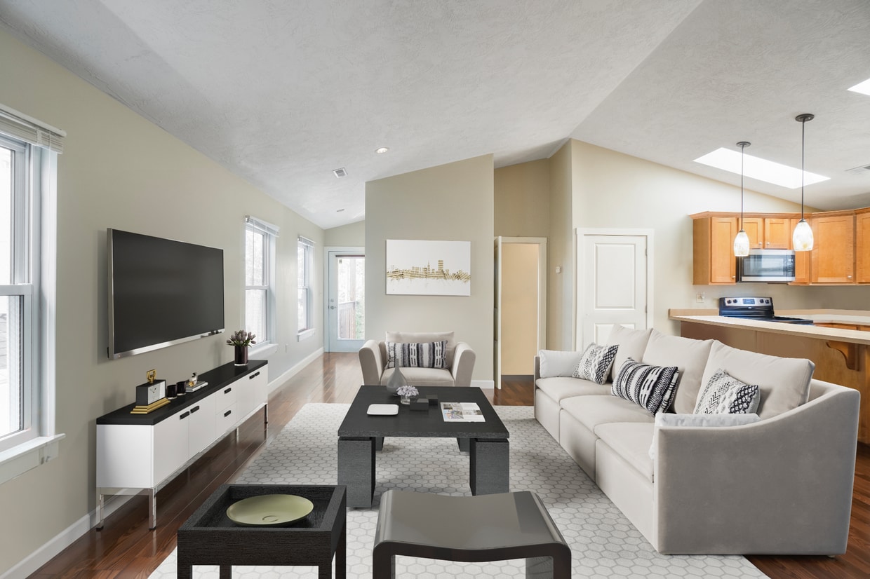 Photo - 638 College Street - Big, Bright and New