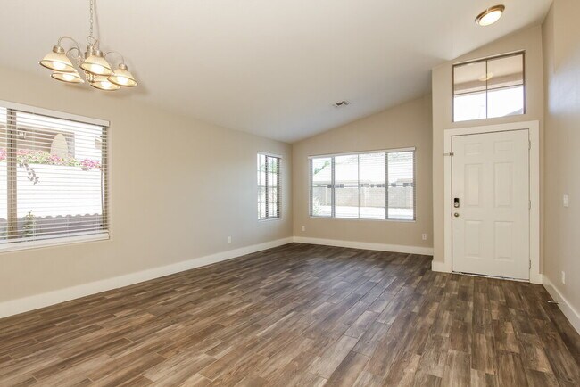 Foto del edificio - 25832 N 66th Dr