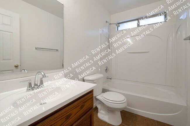 Foto del edificio - 2457 E Meadow Chase Dr