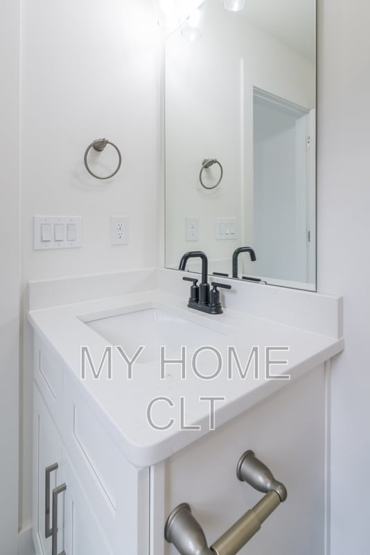 Building Photo - 2617 Dr Carver Rd