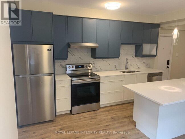 Building Photo - 470-470 Besserer St