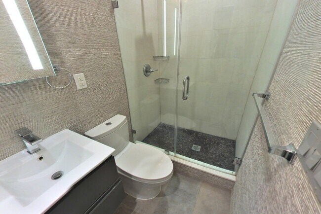 Foto del edificio - 438 W 52nd St