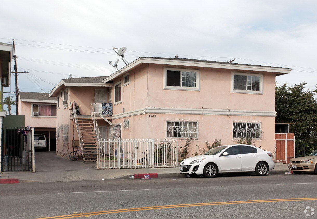 Foto principal - 6619 Miles Ave