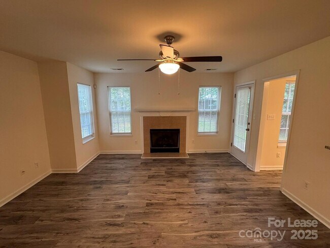 Foto del edificio - 6610 Cedar Cliff Dr