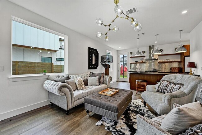 Building Photo - 201 Tillery Square