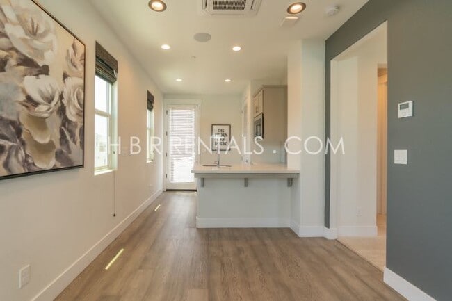 Building Photo - Welcome to your new casita in Tracy, CA! +...