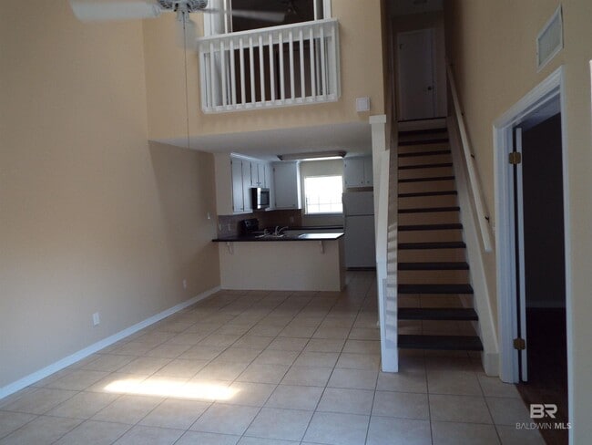 Building Photo - 200 Parma Dr