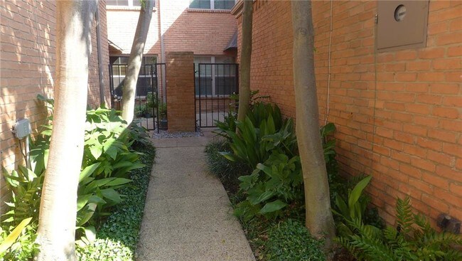 Foto del edificio - 5735 Remington Park Square