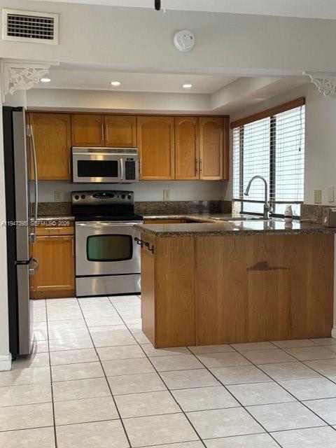 Building Photo - 2990 Oaktree Ln