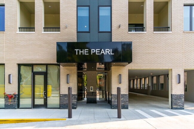 Foto del edificio - 856 N Old Woodward Ave