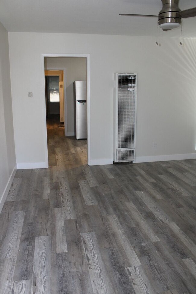 Foto del edificio - Updated One Bedroom, One Bathroom Duplex n...