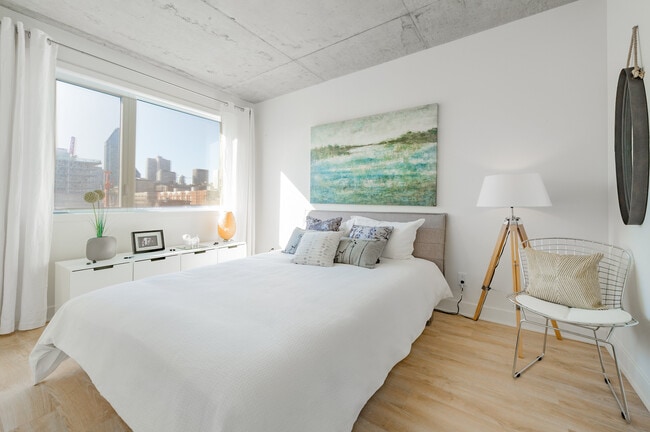 Building Photo - L'Hexagone Apartments