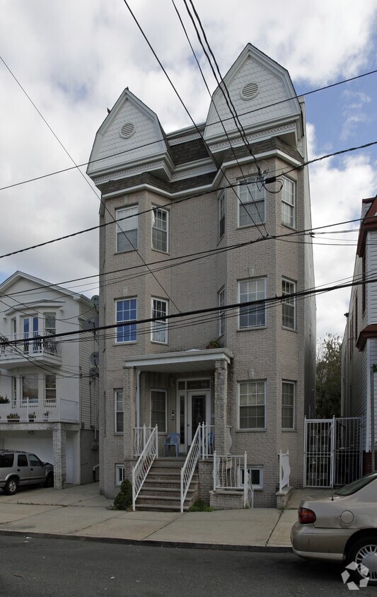 Foto principal - 226 Linden Ave