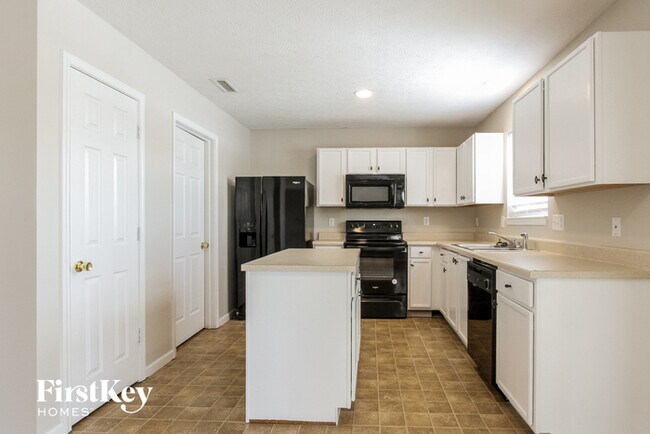 Building Photo - 8588 N Springview Dr