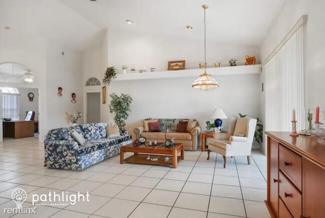 Building Photo - 3 br, 2 bath House - 602 Moss Avenue UNIT