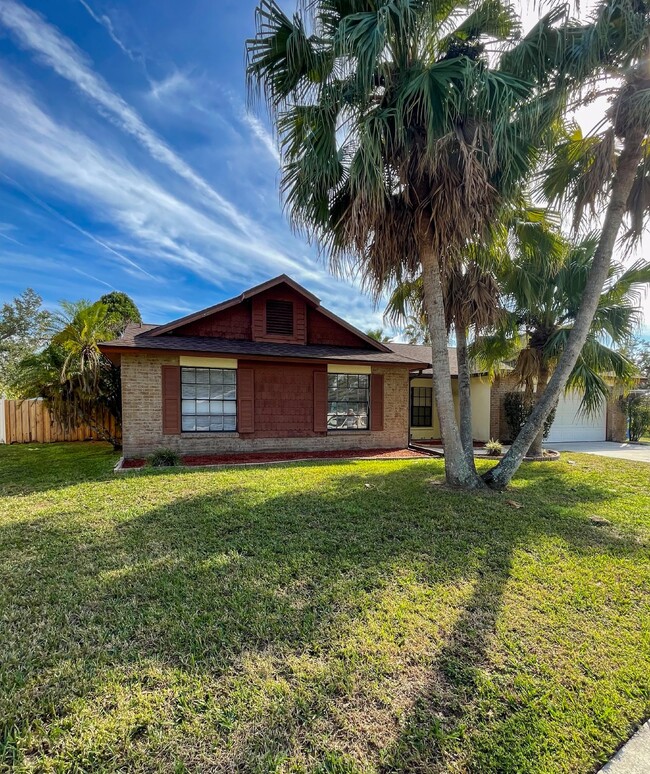 Building Photo - charming 3-bedroom, 2-bathroom pool home i...