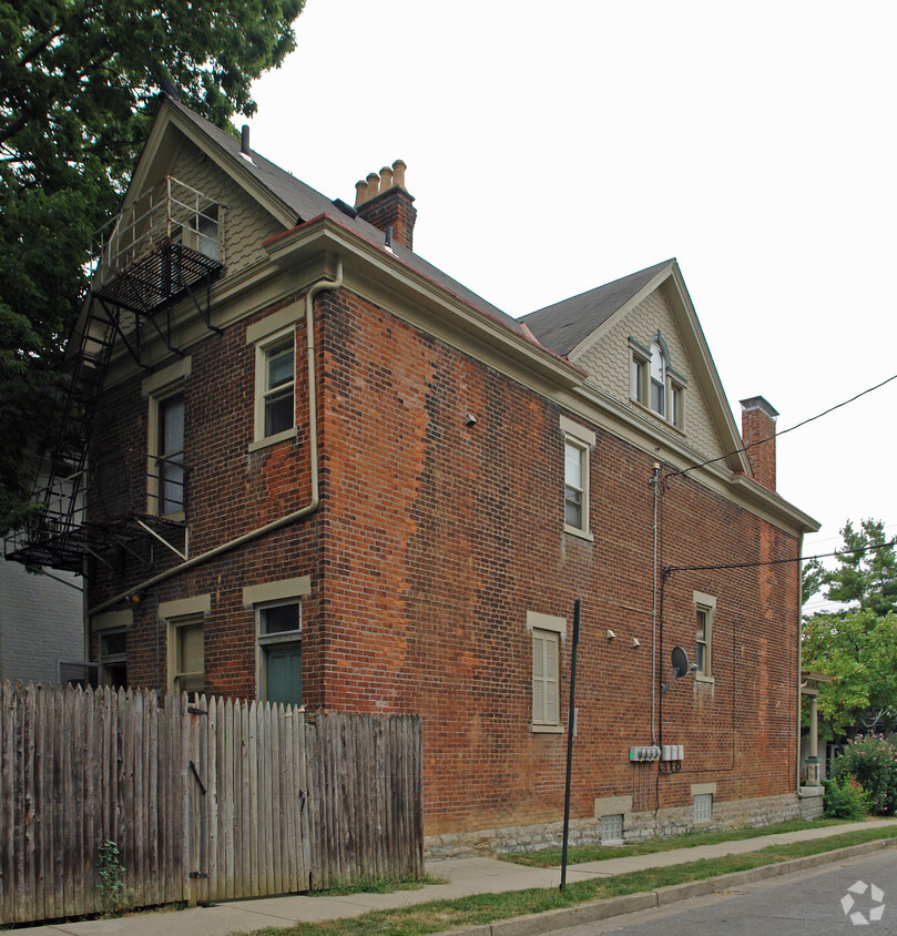 Building Photo - 202 Sterrett Ave