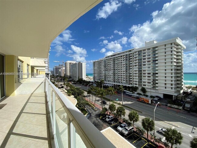 Foto del edificio - 5600 Collins Ave